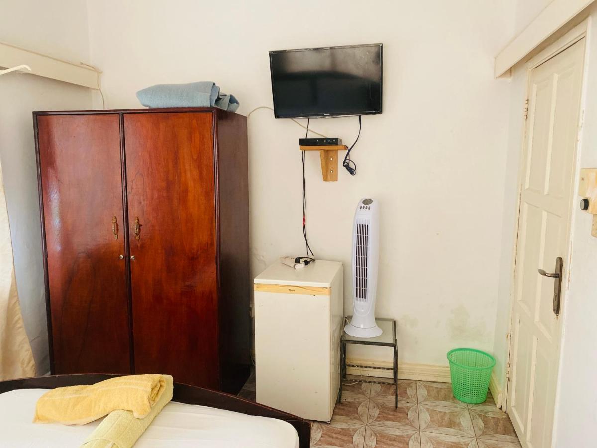 One World Village Guesthouse Bakau Exterior foto